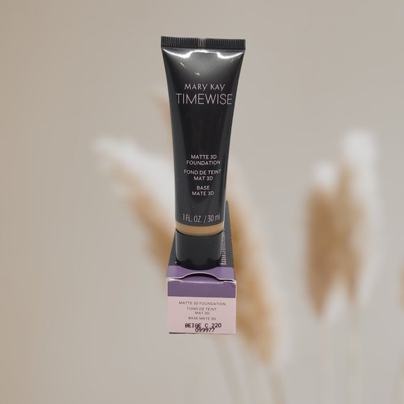 Beige C 220 (Cool) Matte 3D Foundation - Combo-to-Oily Skin TimeWise…Mary Kay - Picture 3 of 5